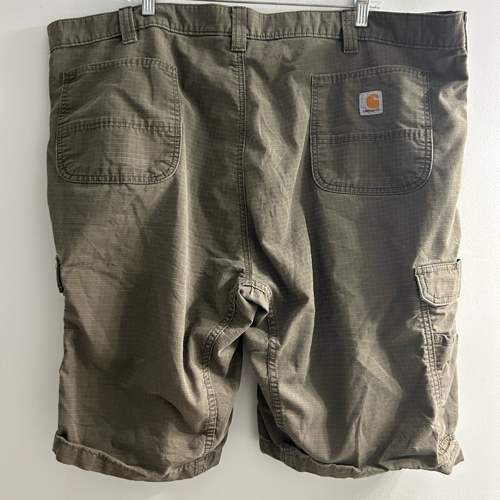 Like new carhartt relaxed fit cargo shorts green - Picture 2 of 5